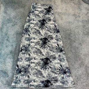 Lily Rose maxi skirt - blue gray tye dye - size small
